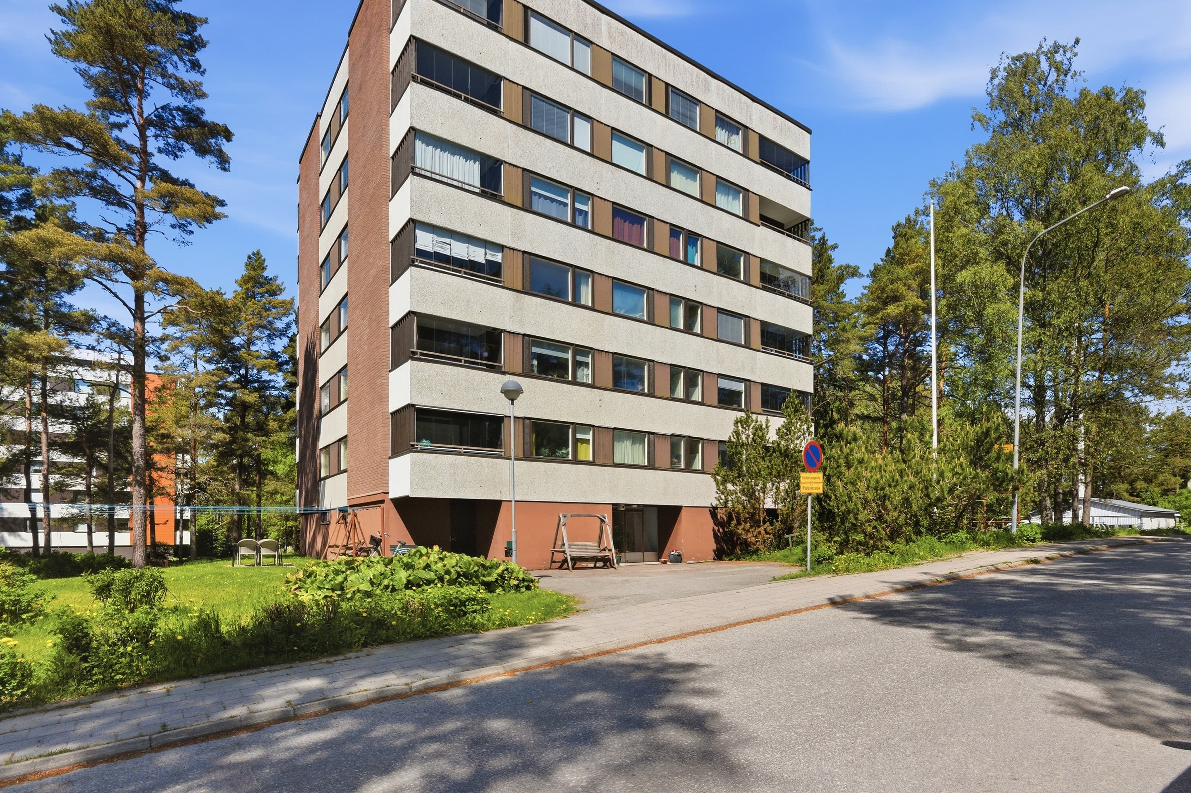 Tummelitie 14