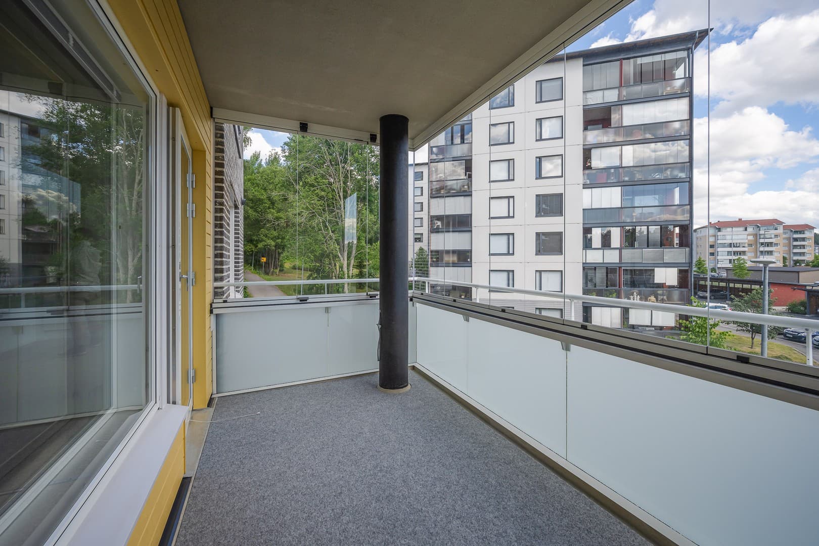 Uimahallintie 8